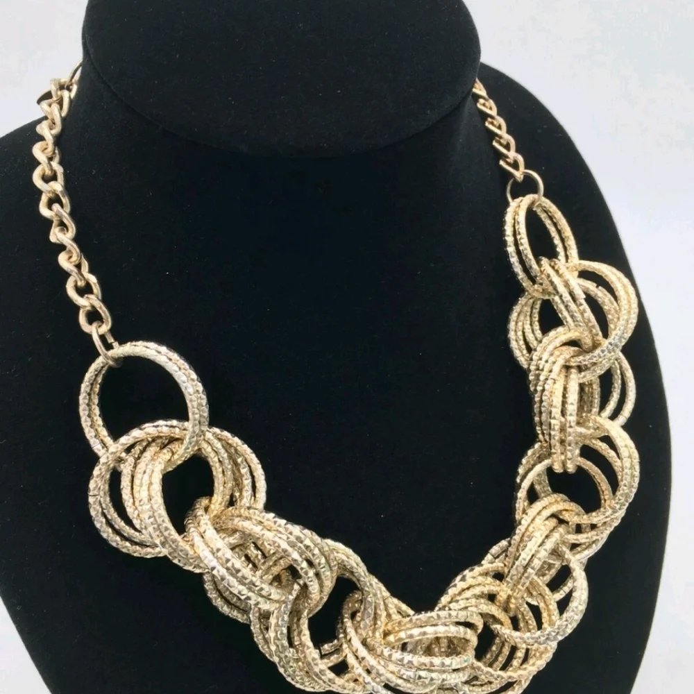 Vtg Signed New York & Company Textured Silver-Tone Multi-Hoop Statement Necklace - Picture 4 of 9